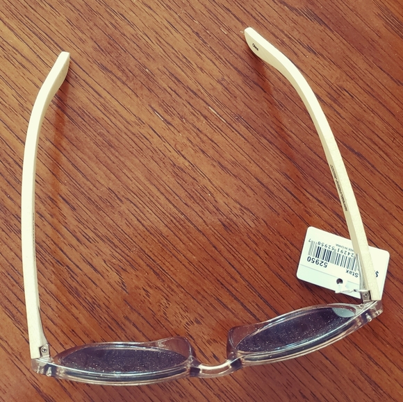 Piranha Bamboo sun glasses NWT UNISEX - Picture 6 of 10